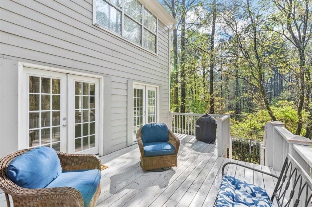 5035 Bridges Dr, Alpharetta GA  30022-6670 exterior