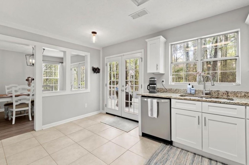 5035 Bridges Dr, Alpharetta GA  30022-6670 exterior