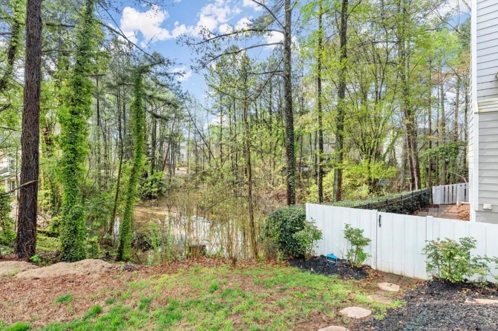 5035 Bridges Dr, Alpharetta GA  30022-6670 exterior
