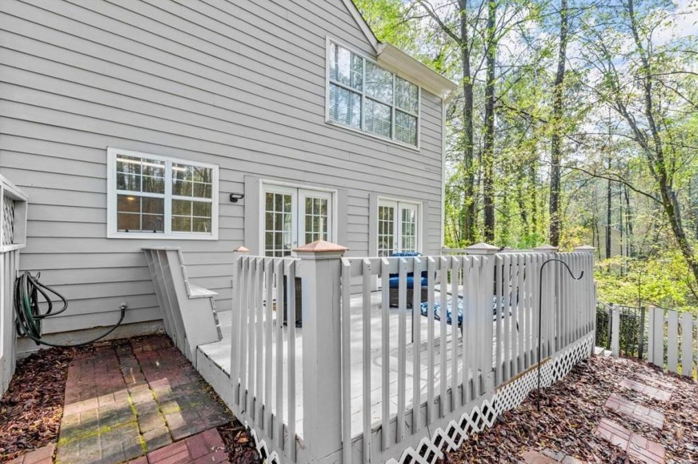 5035 Bridges Dr, Alpharetta GA  30022-6670 exterior