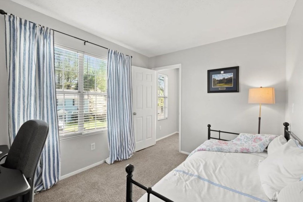 5035 Bridges Dr, Alpharetta GA  30022-6670 exterior