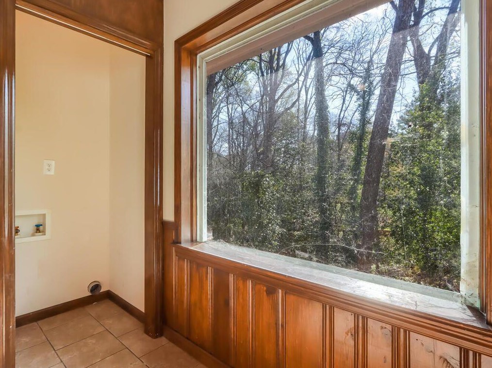 2121 Trailmark Dr, Decatur GA  30033-1933 exterior