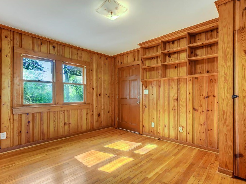 2121 Trailmark Dr, Decatur GA  30033-1933 exterior