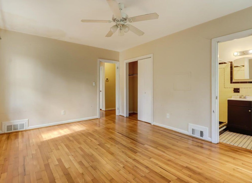 2121 Trailmark Dr, Decatur GA  30033-1933 exterior