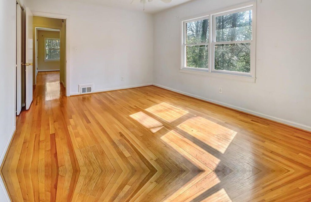 2121 Trailmark Dr, Decatur GA  30033-1933 exterior