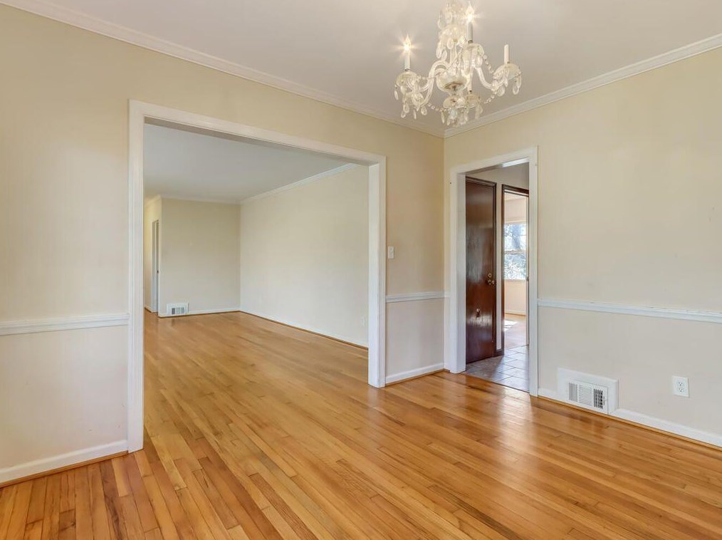 2121 Trailmark Dr, Decatur GA  30033-1933 exterior