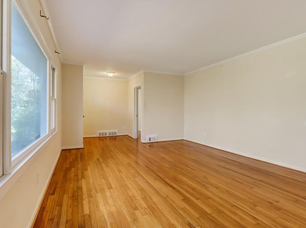 2121 Trailmark Dr, Decatur GA  30033-1933 exterior