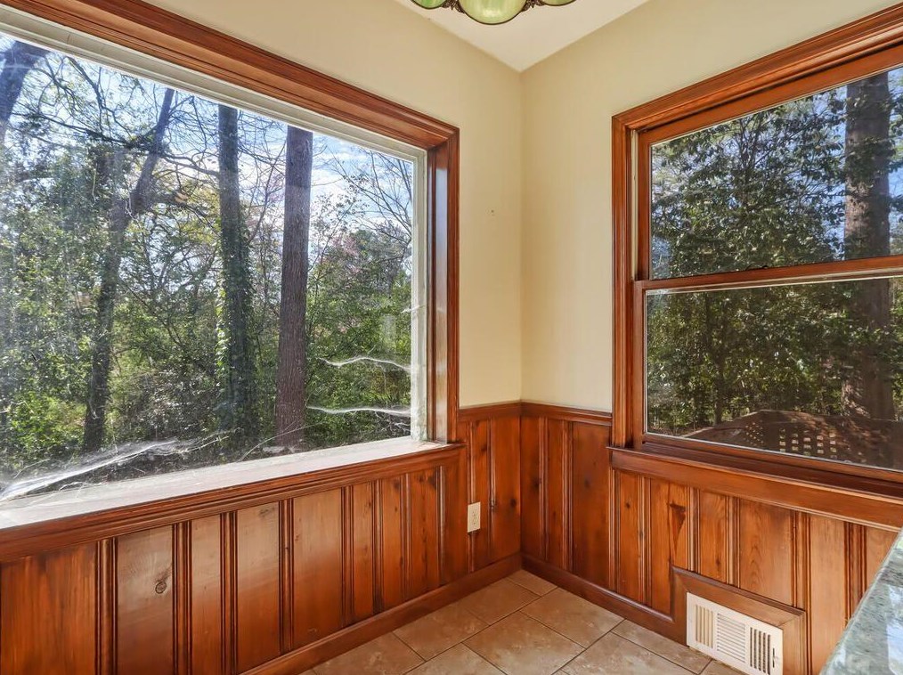 2121 Trailmark Dr, Decatur GA  30033-1933 exterior