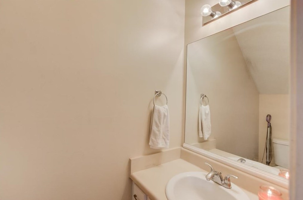 3992 Wolcott Cir, Atlanta GA  30340-4245 exterior