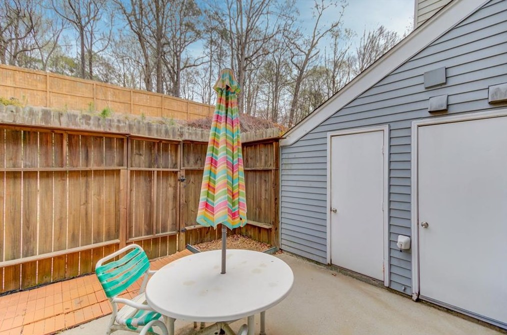 3992 Wolcott Cir, Atlanta GA  30340-4245 exterior