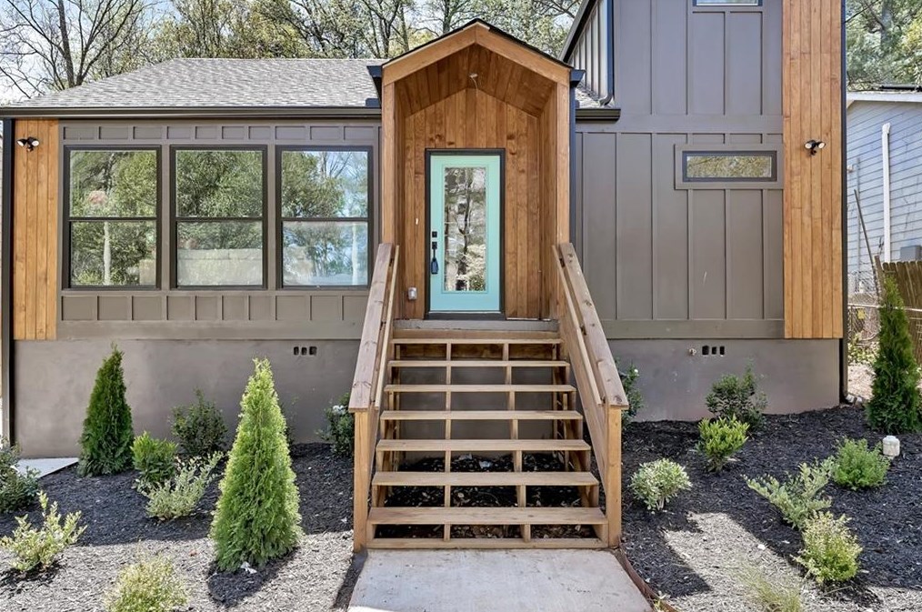 2001 Swazey Dr, Decatur GA  30032-3909 exterior