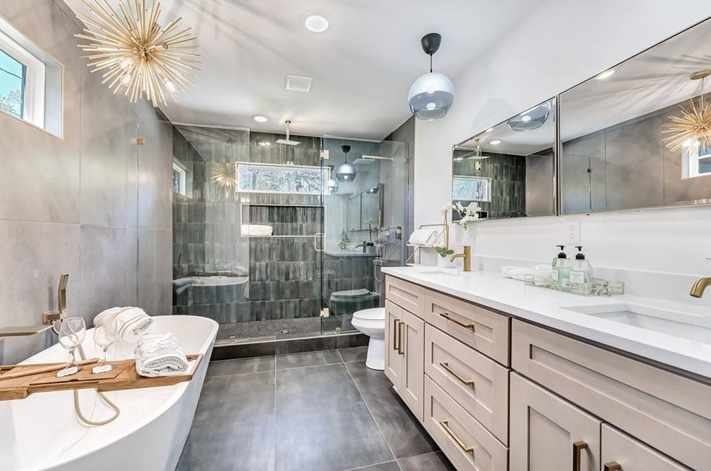 2001 Swazey Dr, Decatur GA  30032-3909 exterior