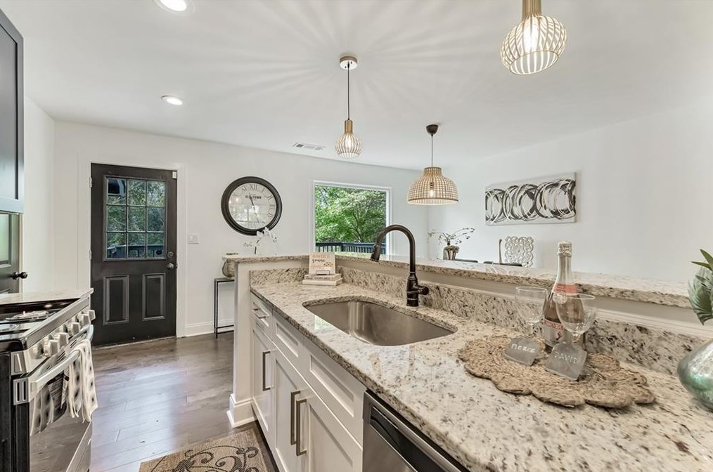 2867 Joyce Ave, Decatur GA  30032-4325 exterior