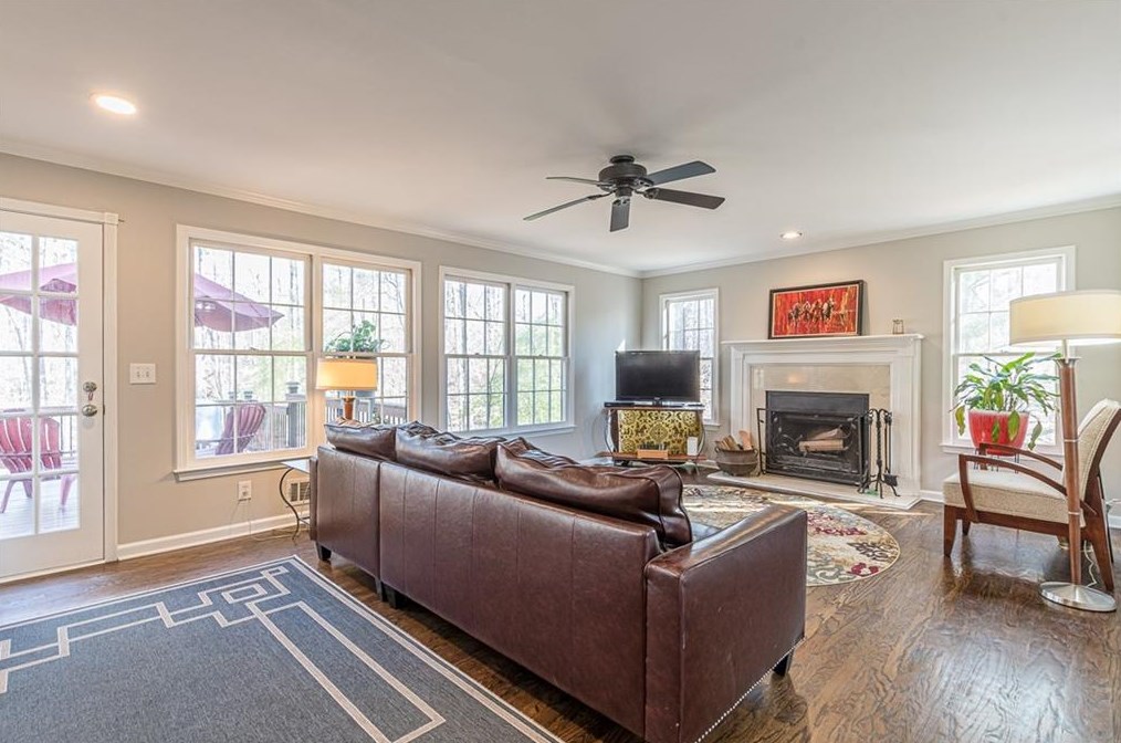 1110 New Britain Dr, Atlanta GA  30331-8305 exterior
