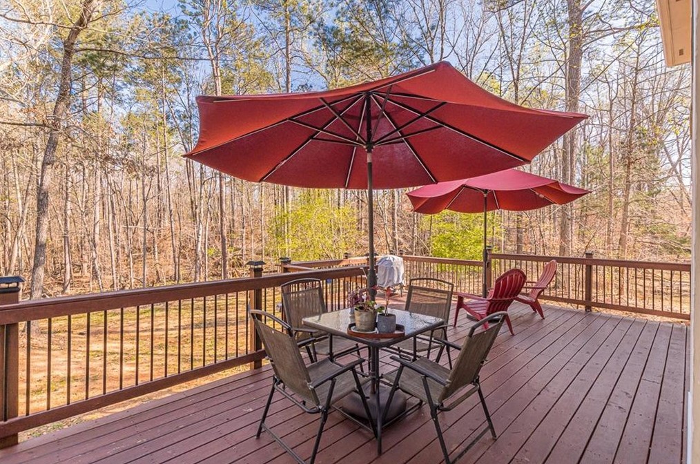 1110 New Britain Dr, Atlanta GA  30331-8305 exterior