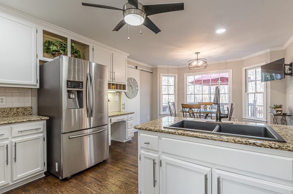 1110 New Britain Dr, Atlanta GA  30331-8305 exterior