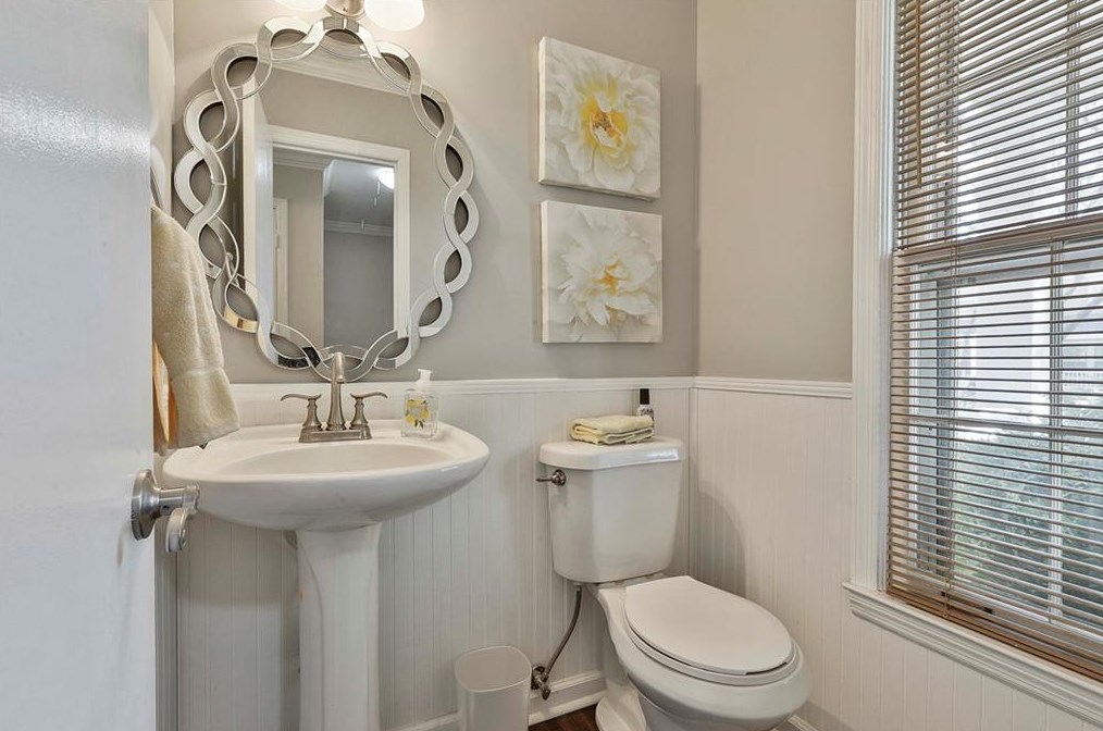 2766 Farmstead Rd, Smyrna GA  30080-2620 exterior