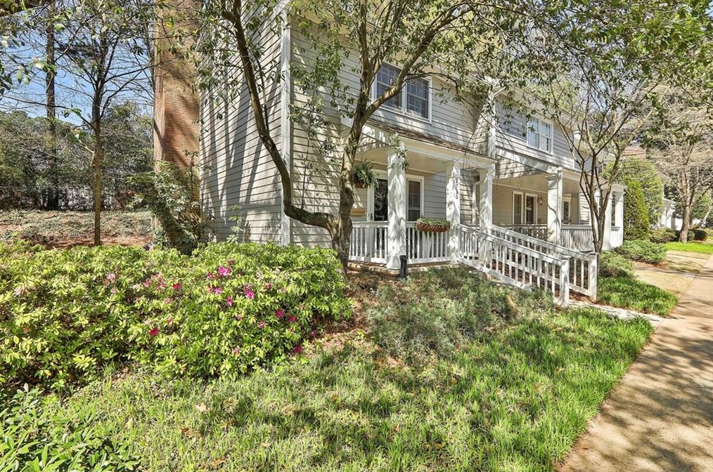 2766 Farmstead Rd, Smyrna GA  30080-2620 exterior