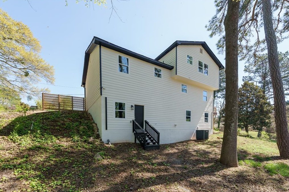 2255 Wallingford Dr, Decatur GA 30032-6239 exterior