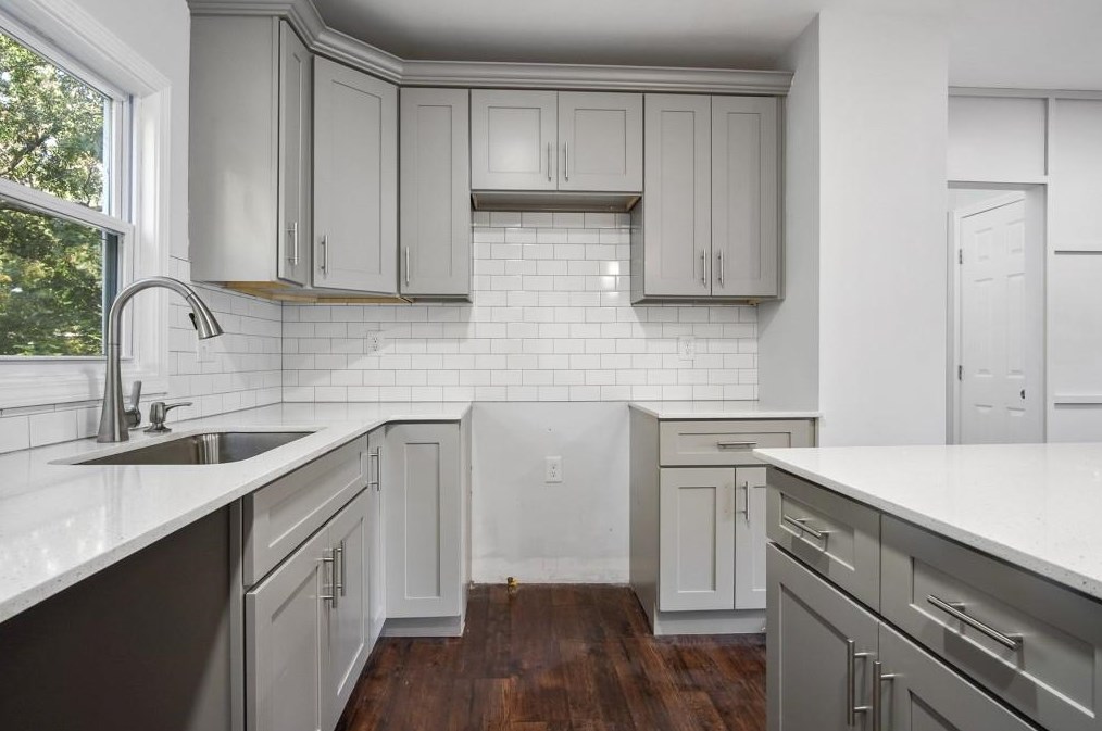 3378 Glenwood Rd, Decatur GA  30032-4276 exterior