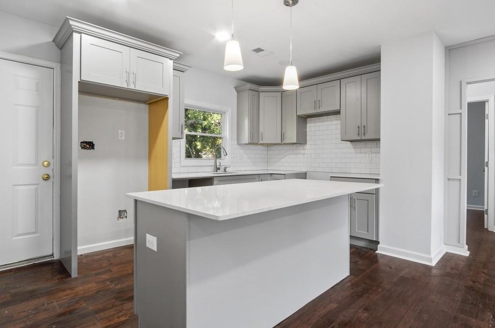 3378 Glenwood Rd, Decatur GA  30032-4276 exterior