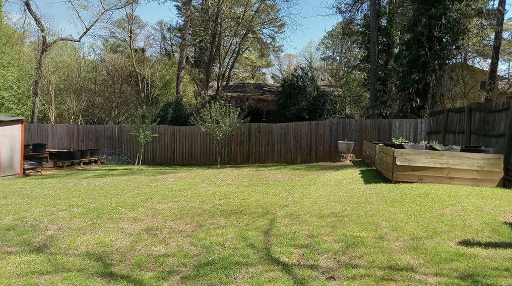 1524 Pine Glen Cir, Decatur GA  30035-1527 exterior