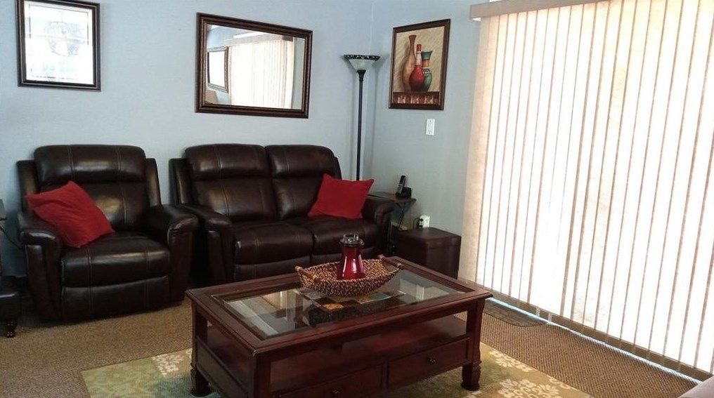 1524 Pine Glen Cir, Decatur GA  30035-1527 exterior