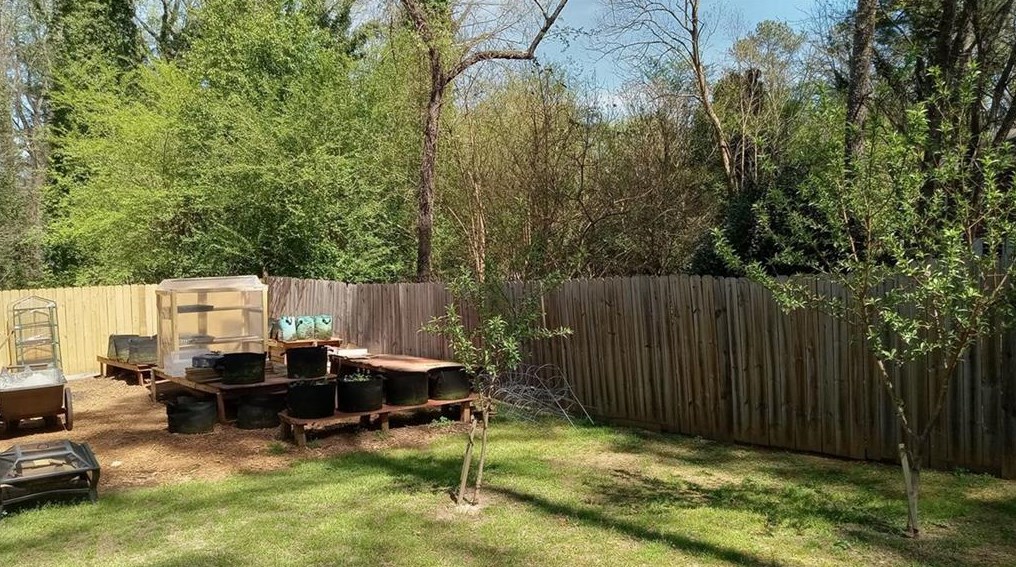 1524 Pine Glen Cir, Decatur GA  30035-1527 exterior