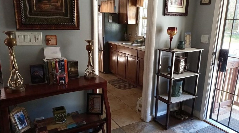 1524 Pine Glen Cir, Decatur GA  30035-1527 exterior