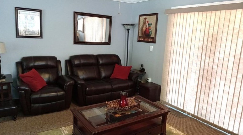 1524 Pine Glen Cir, Decatur GA  30035-1527 exterior