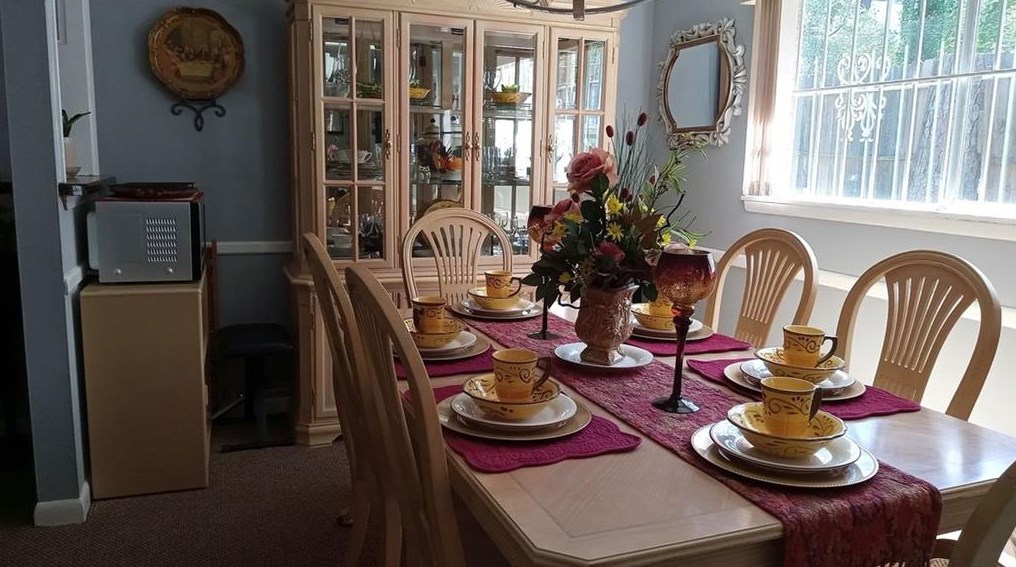 1524 Pine Glen Cir, Decatur GA  30035-1527 exterior