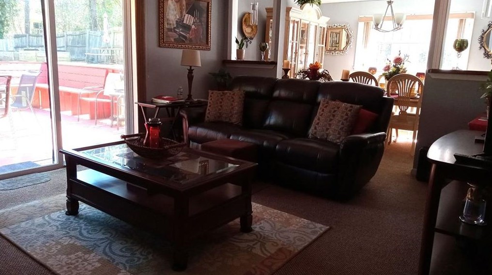 1524 Pine Glen Cir, Decatur GA  30035-1527 exterior