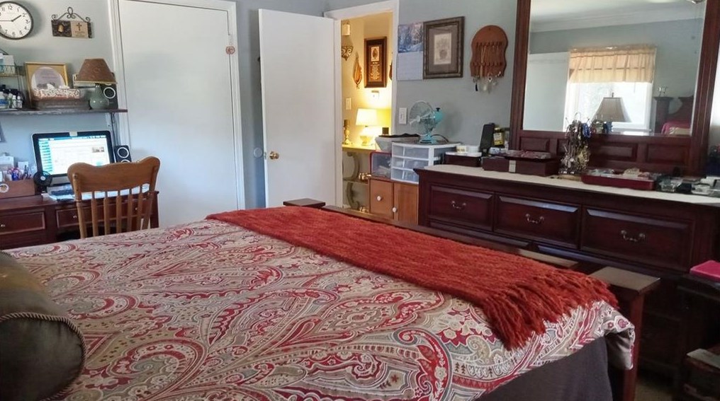 1524 Pine Glen Cir, Decatur GA  30035-1527 exterior