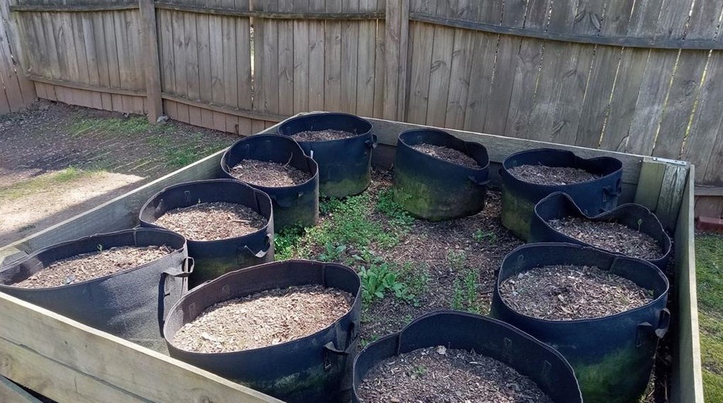 1524 Pine Glen Cir, Decatur GA  30035-1527 exterior