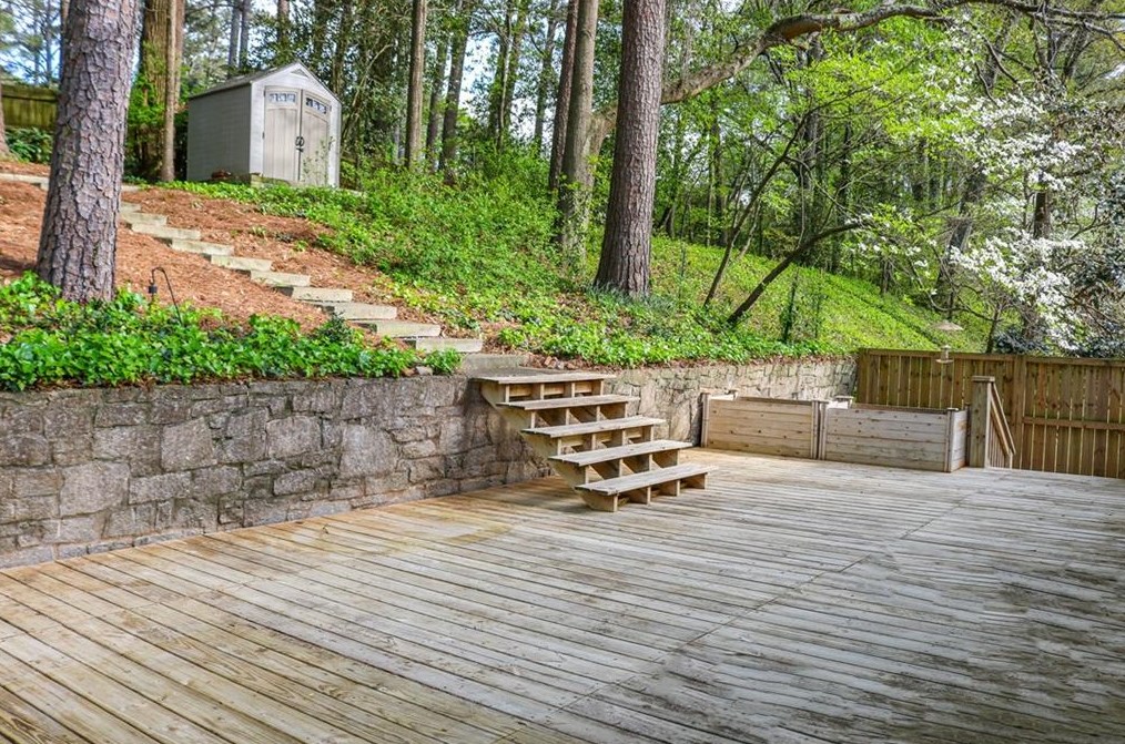 579 Superior Ave, Decatur GA  30030-1404 exterior