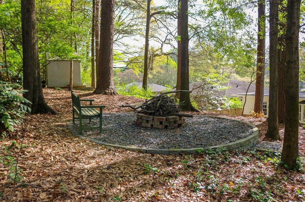 579 Superior Ave, Decatur GA  30030-1404 exterior