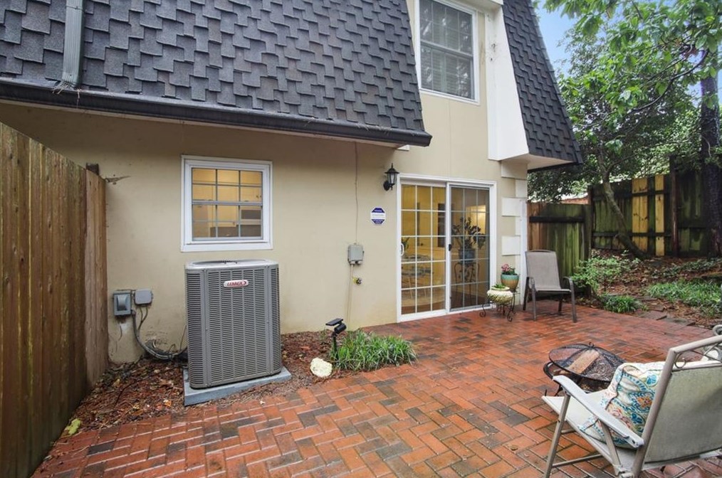 6001 Park Ave, Atlanta GA  30342-2359 exterior