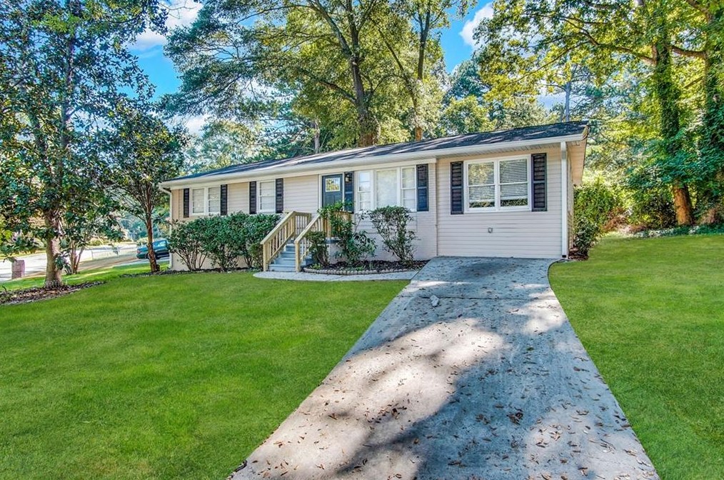 3294 Renault Rd, Atlanta GA  30354-2862 exterior