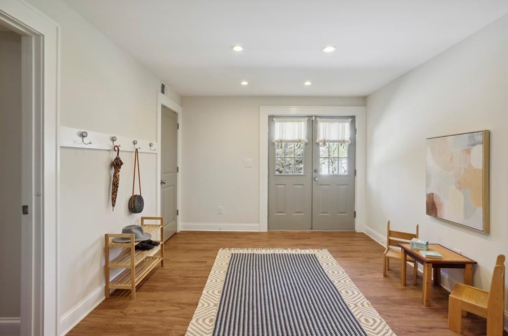 224 Chelsea Dr, Decatur GA  30030-5004 exterior