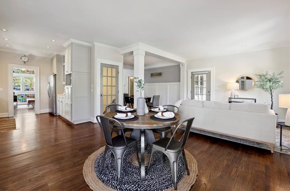 224 Chelsea Dr, Decatur GA  30030-5004 exterior