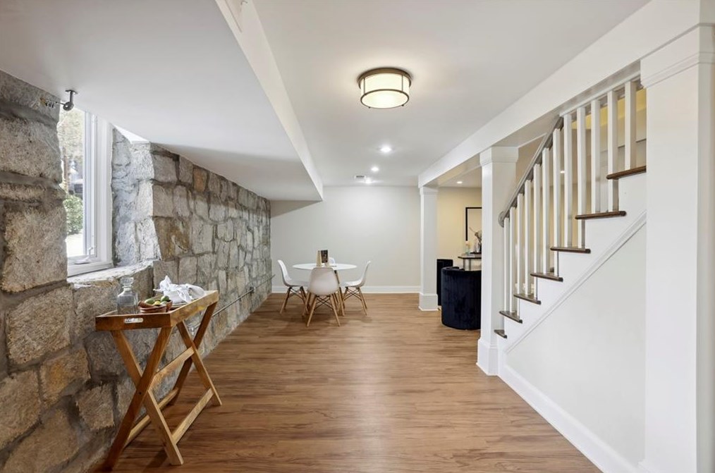 224 Chelsea Dr, Decatur GA  30030-5004 exterior