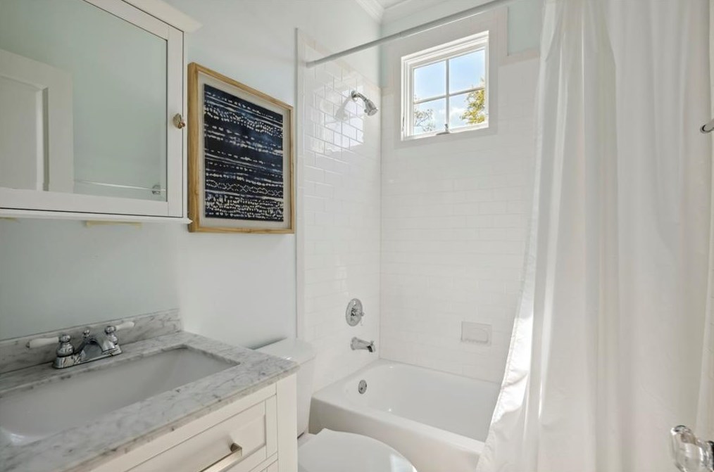 224 Chelsea Dr, Decatur GA  30030-5004 exterior