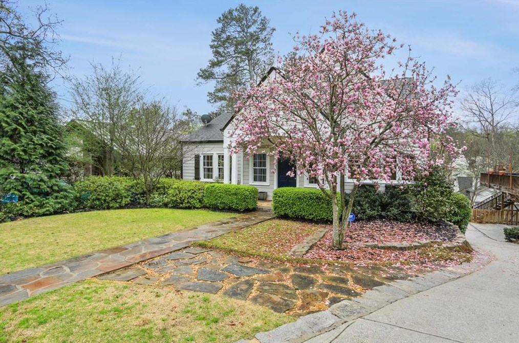 224 Chelsea Dr, Decatur GA  30030-5004 exterior