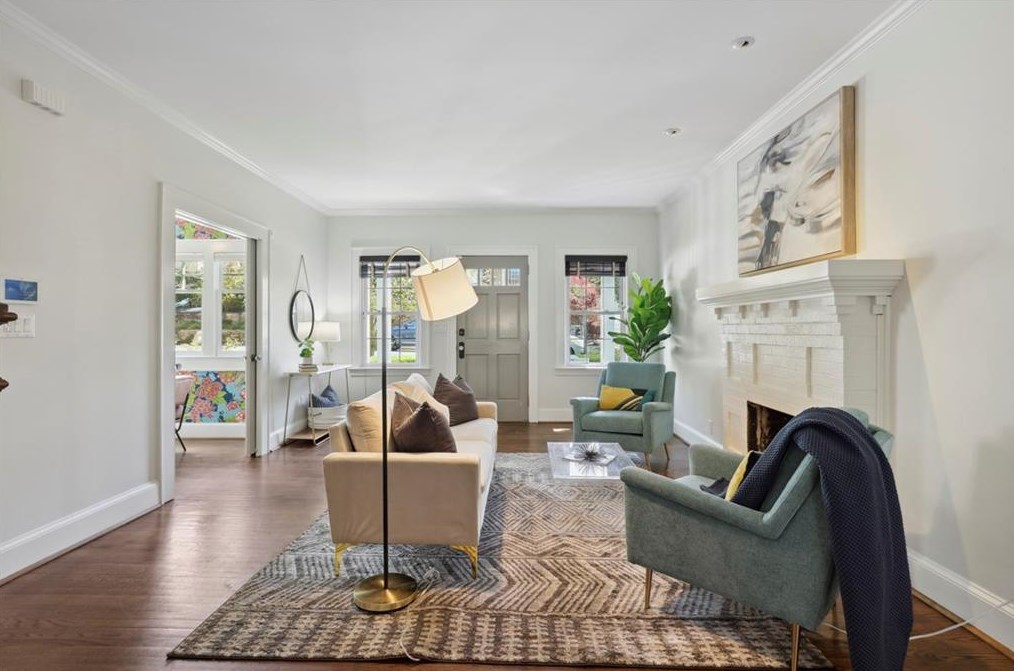 224 Chelsea Dr, Decatur GA  30030-5004 exterior