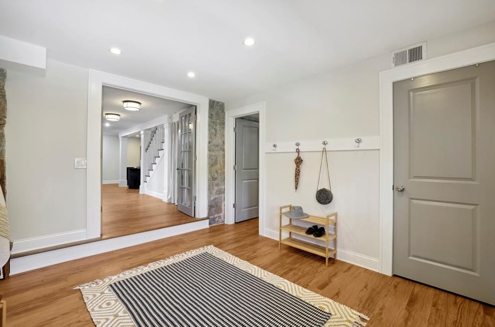 224 Chelsea Dr, Decatur GA  30030-5004 exterior