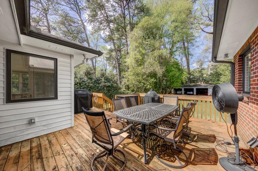 1021 Wadsworth Dr, Atlanta GA  30318-1655 exterior