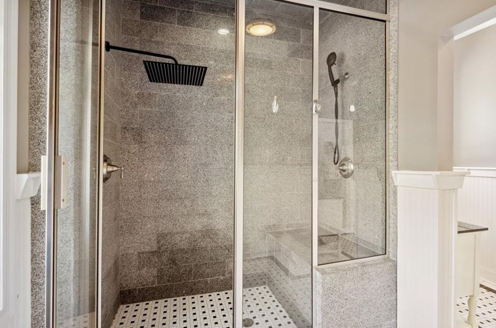 211 Parkside Cir, Decatur GA  30030-1412 exterior