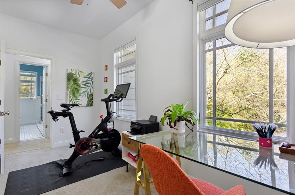 211 Parkside Cir, Decatur GA  30030-1412 exterior