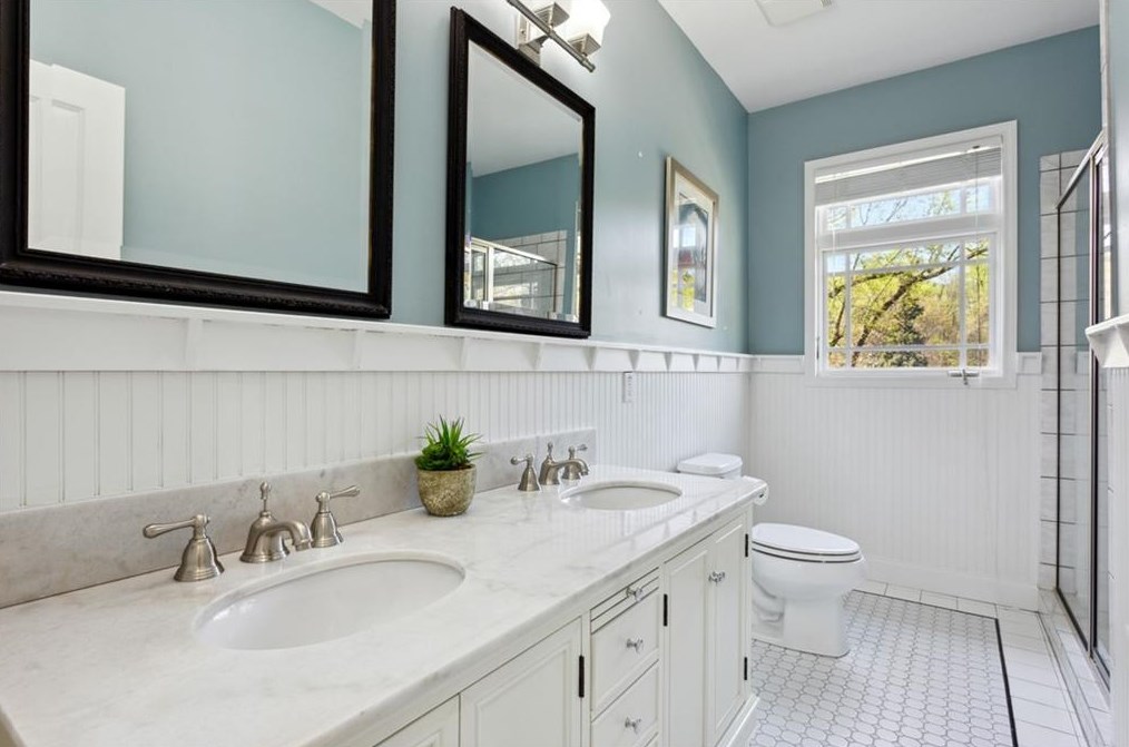 211 Parkside Cir, Decatur GA  30030-1412 exterior