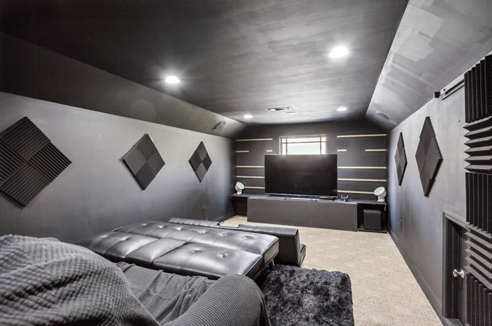 211 Parkside Cir, Decatur GA  30030-1412 exterior